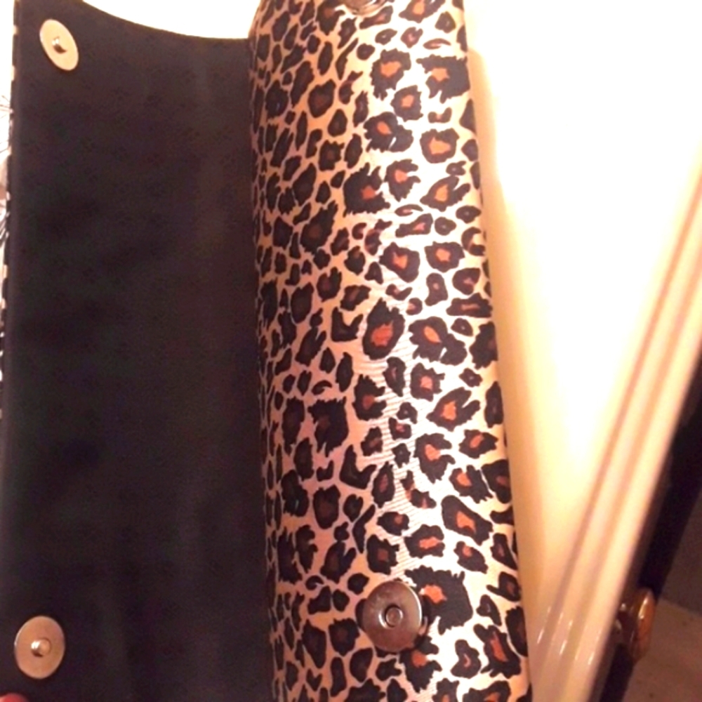Vintage Clutch!!!! - Picture 7 of 7